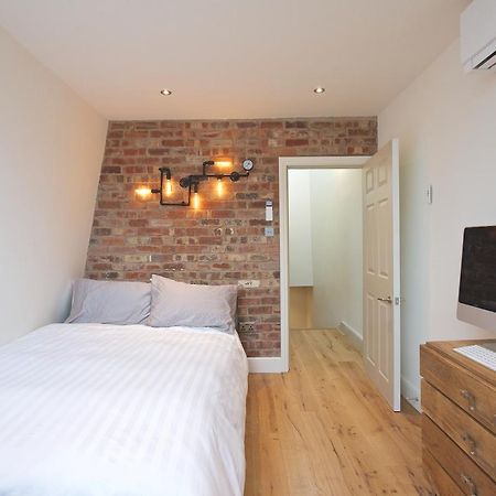 Modern Bedroom In London !! Ngoại thất bức ảnh