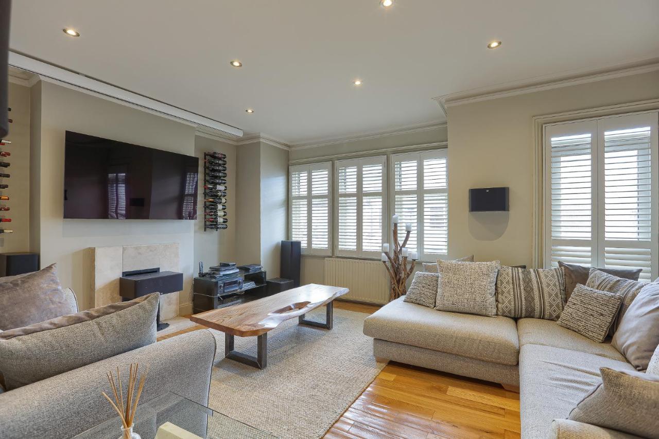 Modern Bedroom In London !! Ngoại thất bức ảnh